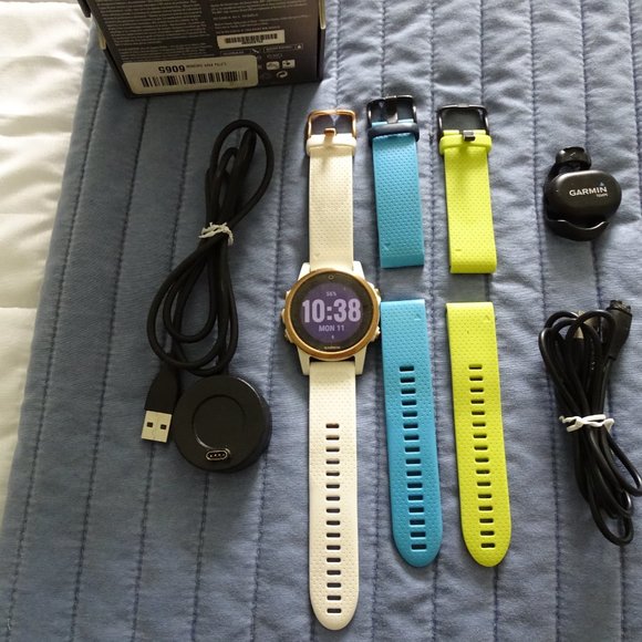 Garmin Fenix 5S Sapphire Edition Bundle 010-01685-16 - Picture 2 of 8